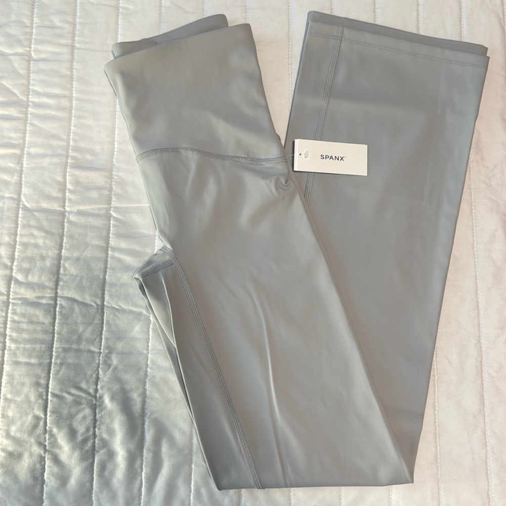 Spanx booty boost flare Pant